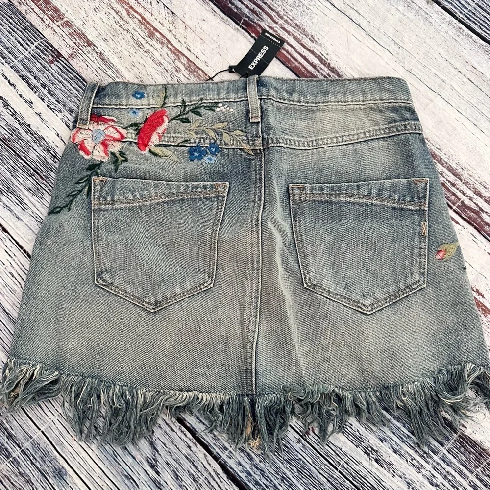 NWT Express Floral Embroidered Denim Mini Skirt $59